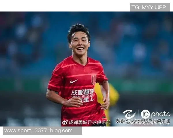 禁区内明显犯规帅惟浩遭无视球员集体抗议引发争议